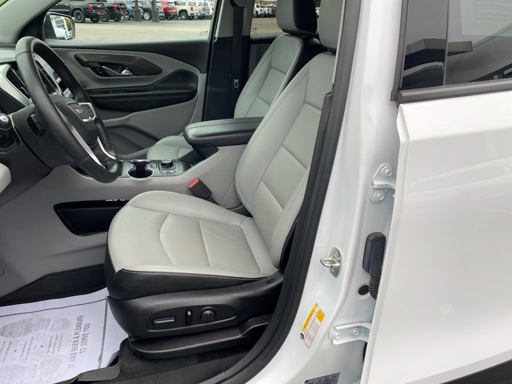 Used 2023 GMC Terrain SLT w/ Infotainment Package II AWD/4WD image 9