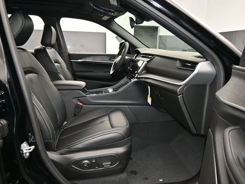New 2026 Jeep Grand Cherokee Limited w/ Limited Altitude Package RWD image 39