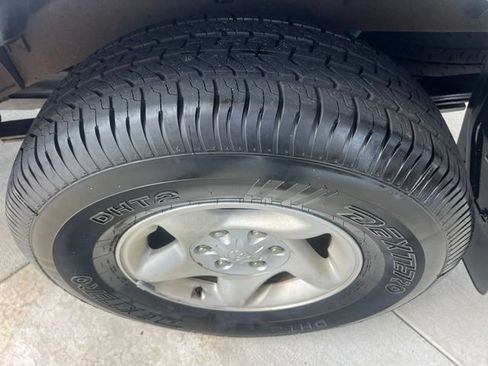 Used 2002 Toyota Tacoma PreRunner RWD image 11