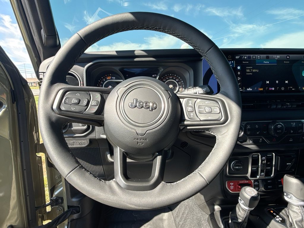 Used 2026 Jeep Wrangler Unlimited Rubicon AWD/4WD image 23