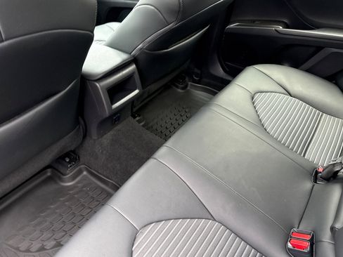 Used 2023 Toyota Camry SE image 13