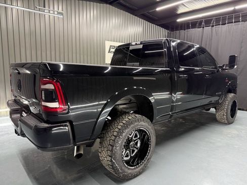 Used 2019 RAM 2500 Laramie w/ Night Edition AWD/4WD image 3