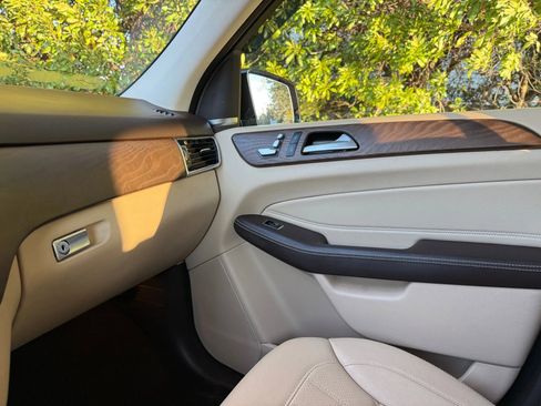 Used 2018 Mercedes-Benz GLE 350 4MATIC w/ Premium 1 Package image 47