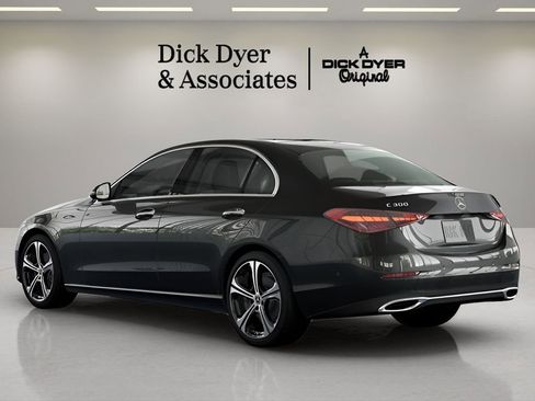 Used 2025 Mercedes-Benz C 300 Sedan image 18