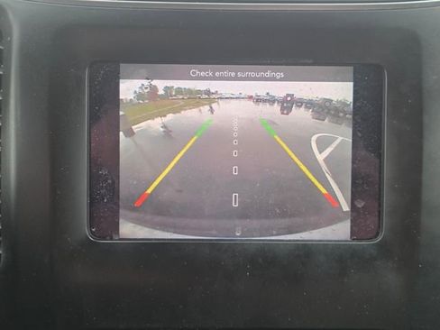 Used 2019 Jeep Cherokee Latitude w/ Cold Weather Group AWD/4WD image 31