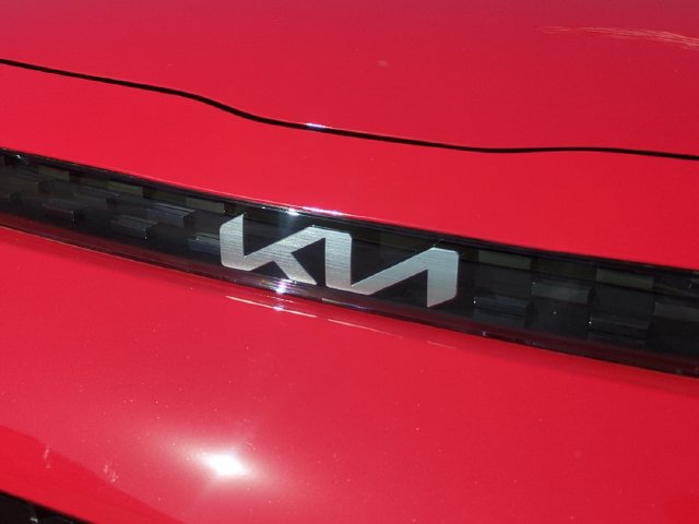 Certified 2025 Kia Soul LX w/ LX Technology Package FWD image 10