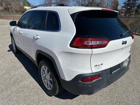 Used 2018 Jeep Cherokee Latitude Plus image 5