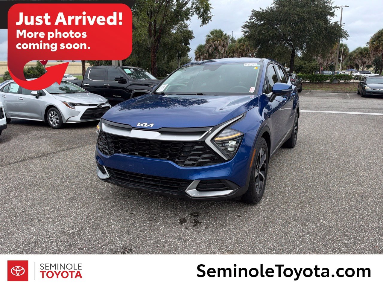 Used 2024 Kia Sportage EX FWD image 1