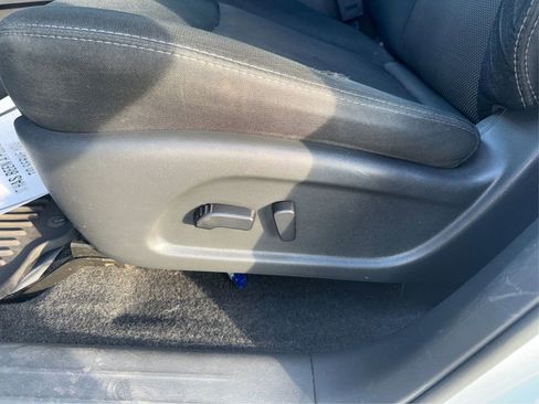 Used 2017 Nissan Pathfinder SV AWD/4WD image 18