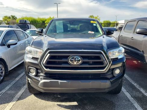 Used 2023 Toyota Tacoma SR5 w/ Technology Package AWD/4WD image 2
