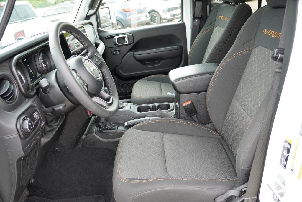 Used 2026 Jeep Gladiator Mojave AWD/4WD image 4