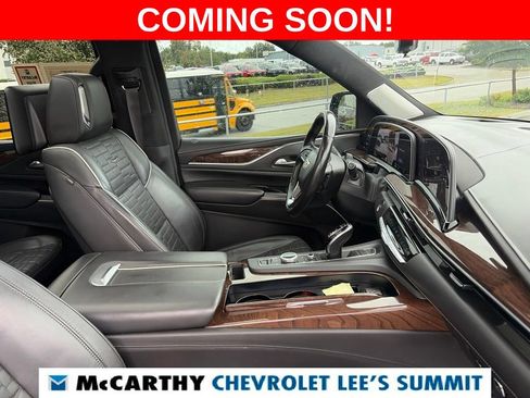 Used 2022 Cadillac Escalade Sport Platinum w/ Heavy-Duty Trailer Package AWD/4WD image 36