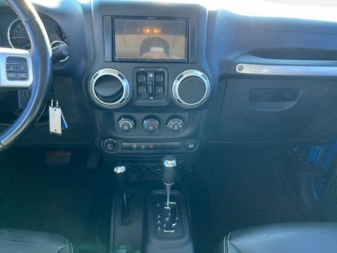 Used 2014 Jeep Wrangler Unlimited Sport image 11