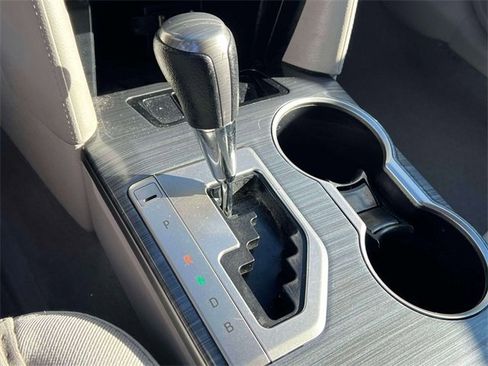 Used 2013 Toyota Camry LE image 27