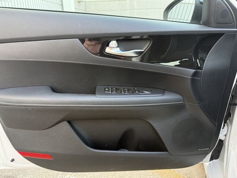 Used 2024 Kia Forte GT-Line w/ GT-Line Premium Package image 9