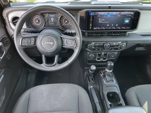 Used 2025 Jeep Wrangler Unlimited Sport AWD/4WD image 10