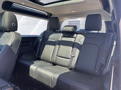 Used 2025 Land Rover Defender 90 S image 18