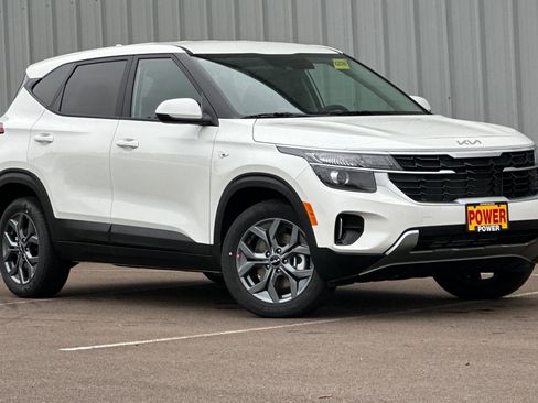 New 2026 Kia Seltos LX image 2
