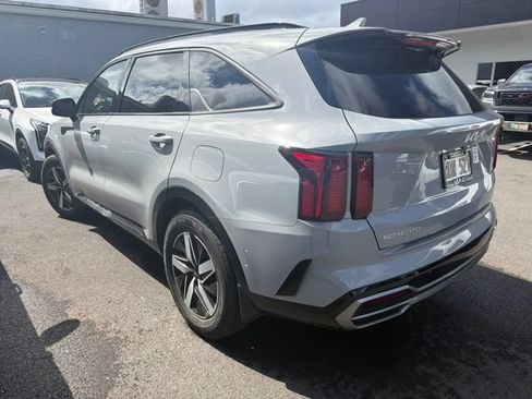 Used 2023 Kia Sorento EX FWD image 4