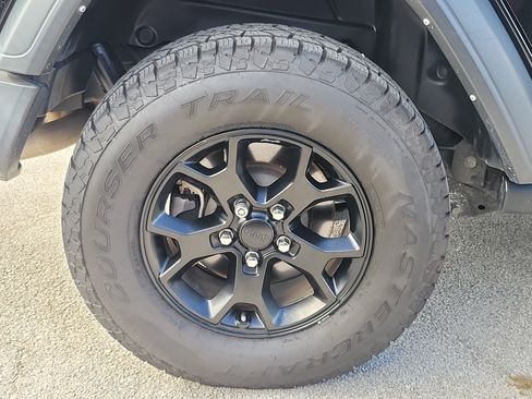 Used 2021 Jeep Wrangler Unlimited Sport AWD/4WD image 5