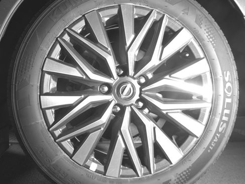 Used 2025 Nissan Altima 2.5 SV FWD image 14
