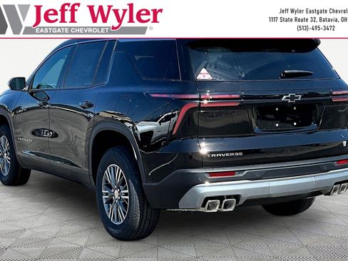 New 2026 Chevrolet Traverse LT w/ Driver Confidence Package FWD image 4