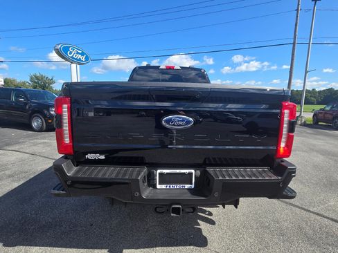 Used 2023 Ford F250 Lariat w/ Sport Appearance Package AWD/4WD image 10