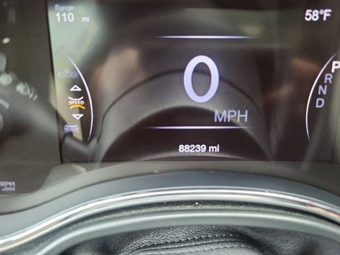 Used 2021 Jeep Grand Cherokee Limited w/ Luxury Group II image 14