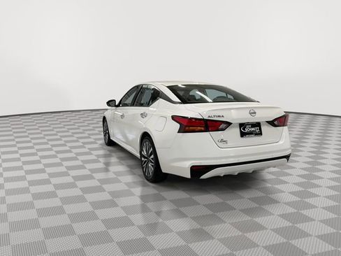 Used 2025 Nissan Altima 2.5 SV FWD image 8