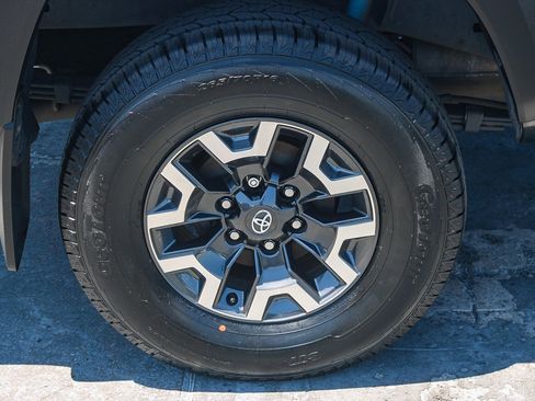 Certified 2021 Toyota Tacoma TRD Off-Road w/ Technology Package RWD image 12