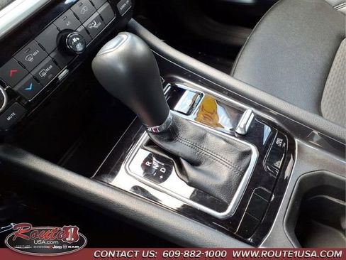 Used 2024 Jeep Compass Latitude AWD/4WD image 19