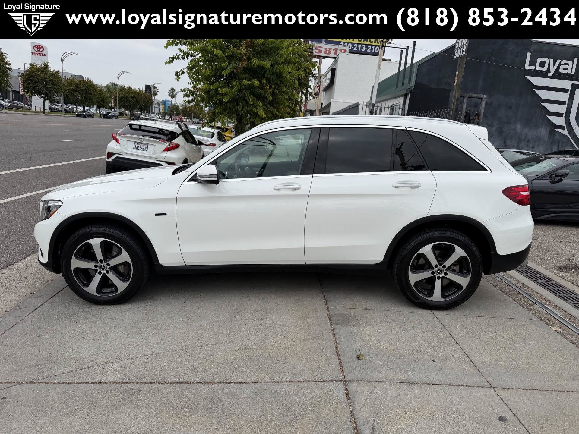 Used 2019 Mercedes-Benz GLC 350e 4MATIC image 4