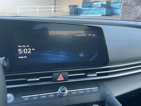 Used 2024 Hyundai Elantra SEL image 27