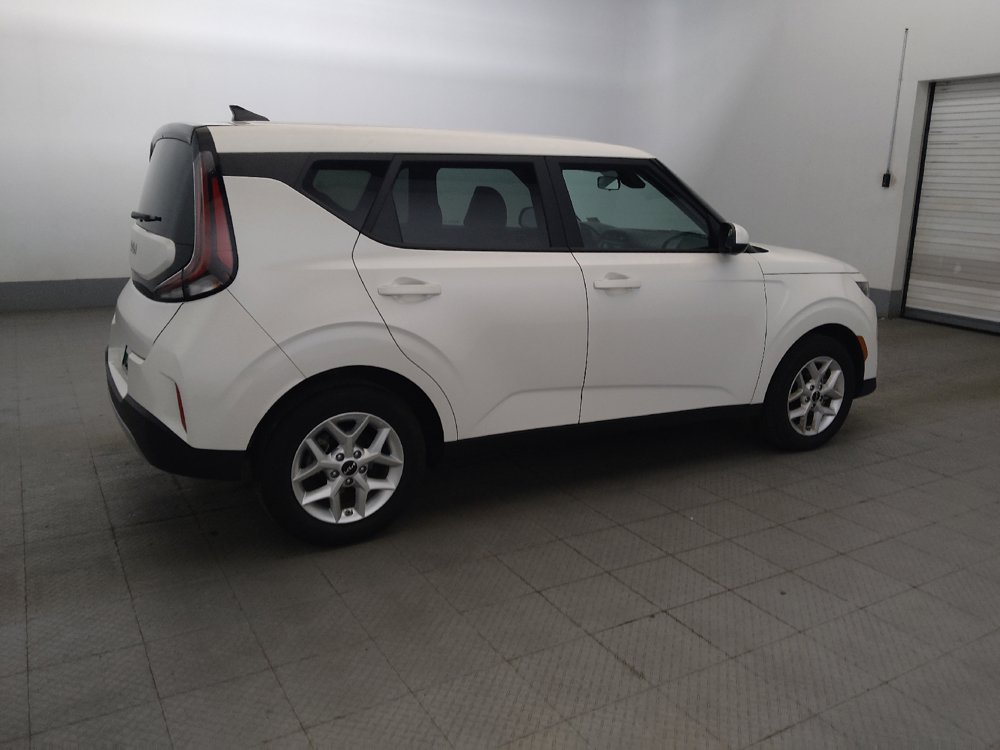 Used 2025 Kia Soul S FWD image 10