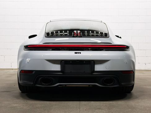 Used 2025 Porsche 911 Carrera image 8