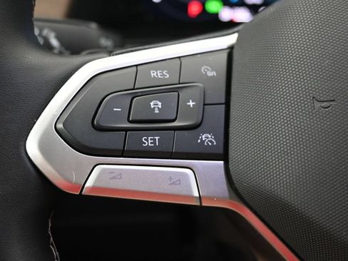 Used 2025 Volkswagen Atlas SE FWD image 7