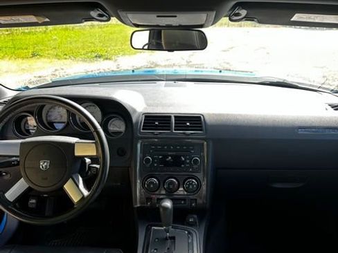 Used 2010 Dodge Challenger R/T RWD image 19