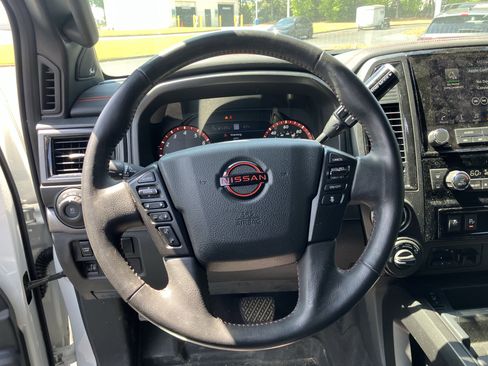 Used 2023 Nissan Titan PRO-4X w/ Pro-4x Convenience Package AWD/4WD image 8