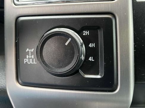 Certified 2021 Ford F250 Platinum w/ FX4 Off-Road Package image 35