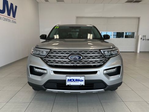 Used 2024 Ford Explorer Limited w/ Limited Technology Package AWD/4WD image 3