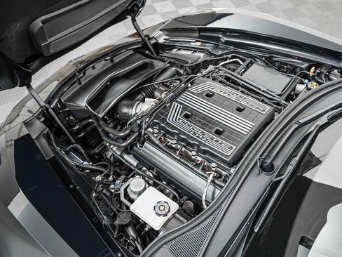Used 2017 Chevrolet Corvette Z06 RWD image 3