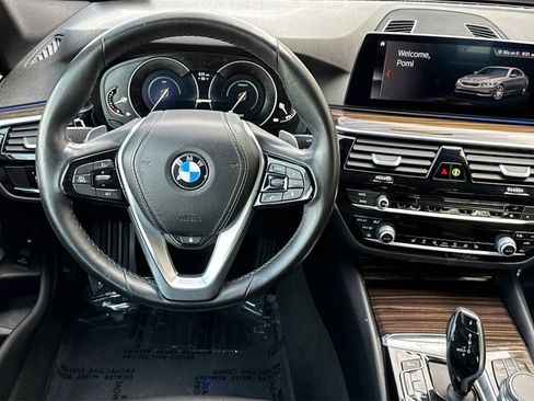 Used 2019 BMW 530e w/ Convenience Package image 17