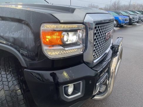 Used 2015 GMC Sierra 2500 Denali w/ Duramax Plus Package image 4