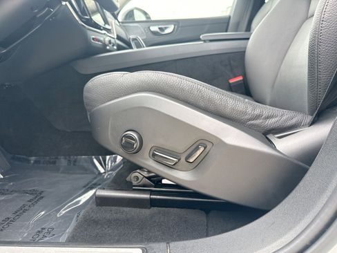 Used 2024 Volvo XC60 B5 Plus w/ Protection Package Premier image 14