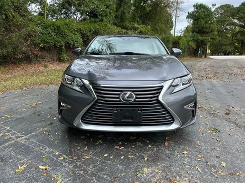 Used 2018 Lexus ES 350 w/ Navigation System Package image 4