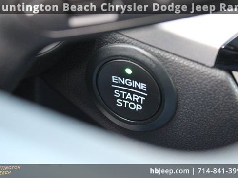 Used 2020 Ford Escape SE image 24