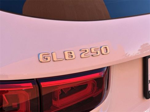 Used 2023 Mercedes-Benz GLB 250 GLB 250 image 30