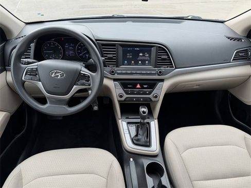 Used 2017 Hyundai Elantra SE image 9