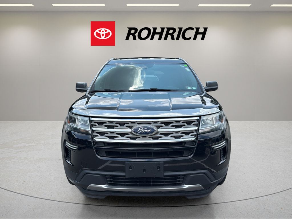 Used 2018 Ford Explorer XLT AWD/4WD image 2