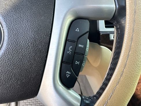 Used 2012 Cadillac Escalade ESV Luxury AWD/4WD image 17
